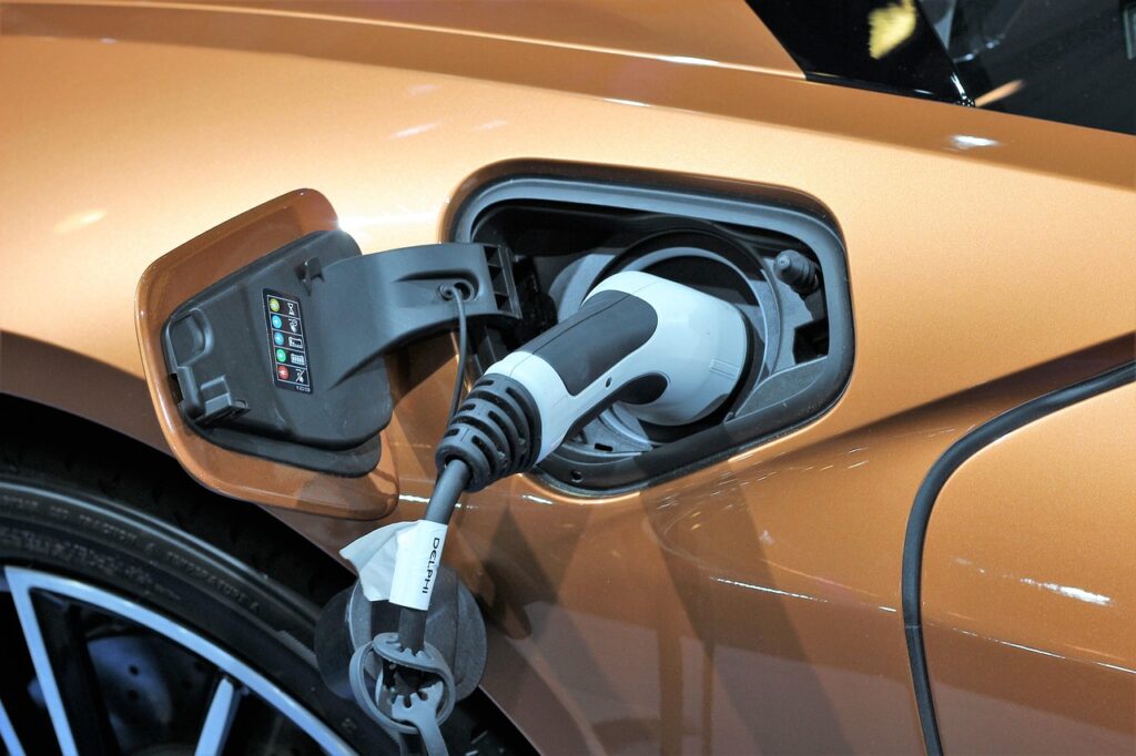 Elektrisch rijden in cijfers: kosten, bereik en besparing op een rij
